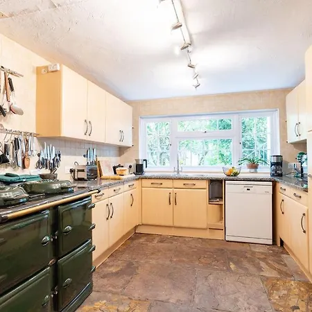 Вилла Lolgorien, West Cornwall, Sleeps 8 Камборн