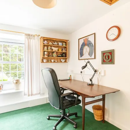 Lolgorien, West Cornwall, Sleeps 8 *