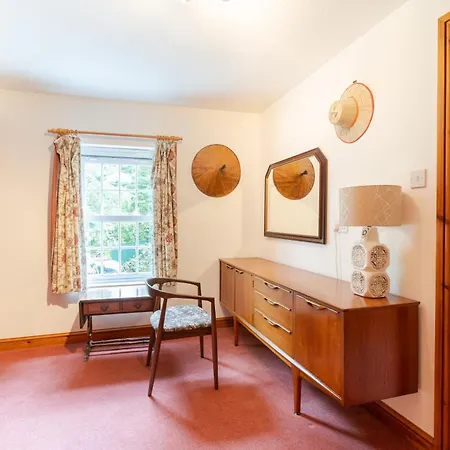 Lolgorien, West Cornwall, Sleeps 8