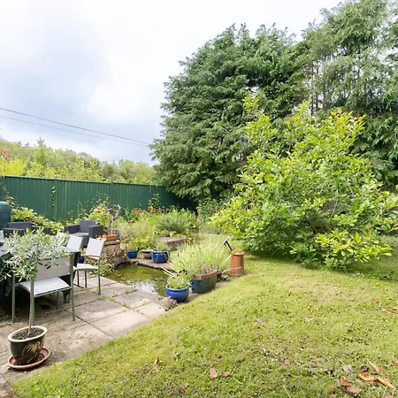 Lolgorien, West Cornwall, Sleeps 8