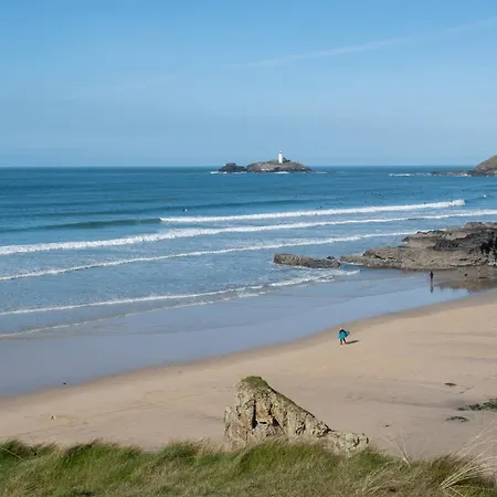 Lolgorien, West Cornwall, Sleeps 8 Вилла