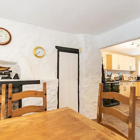 Lolgorien, West Cornwall, Sleeps 8 Вилла *